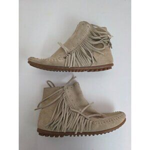 MinneTonka Suede Fringe Ankle Boots With Side Zippers Rivet Details & Rubber Sol